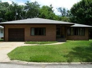 13 Kenmore Cir, Council Bluffs, IA 51503