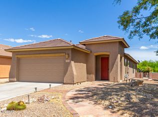 572 N Eakins Trl, Green Valley, AZ 85614