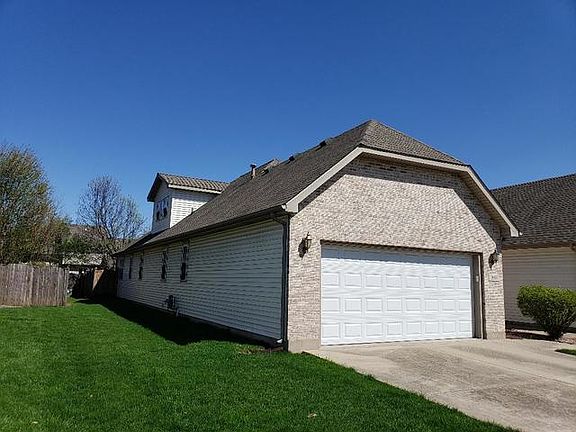 3rd image of 206 Huntington Ct