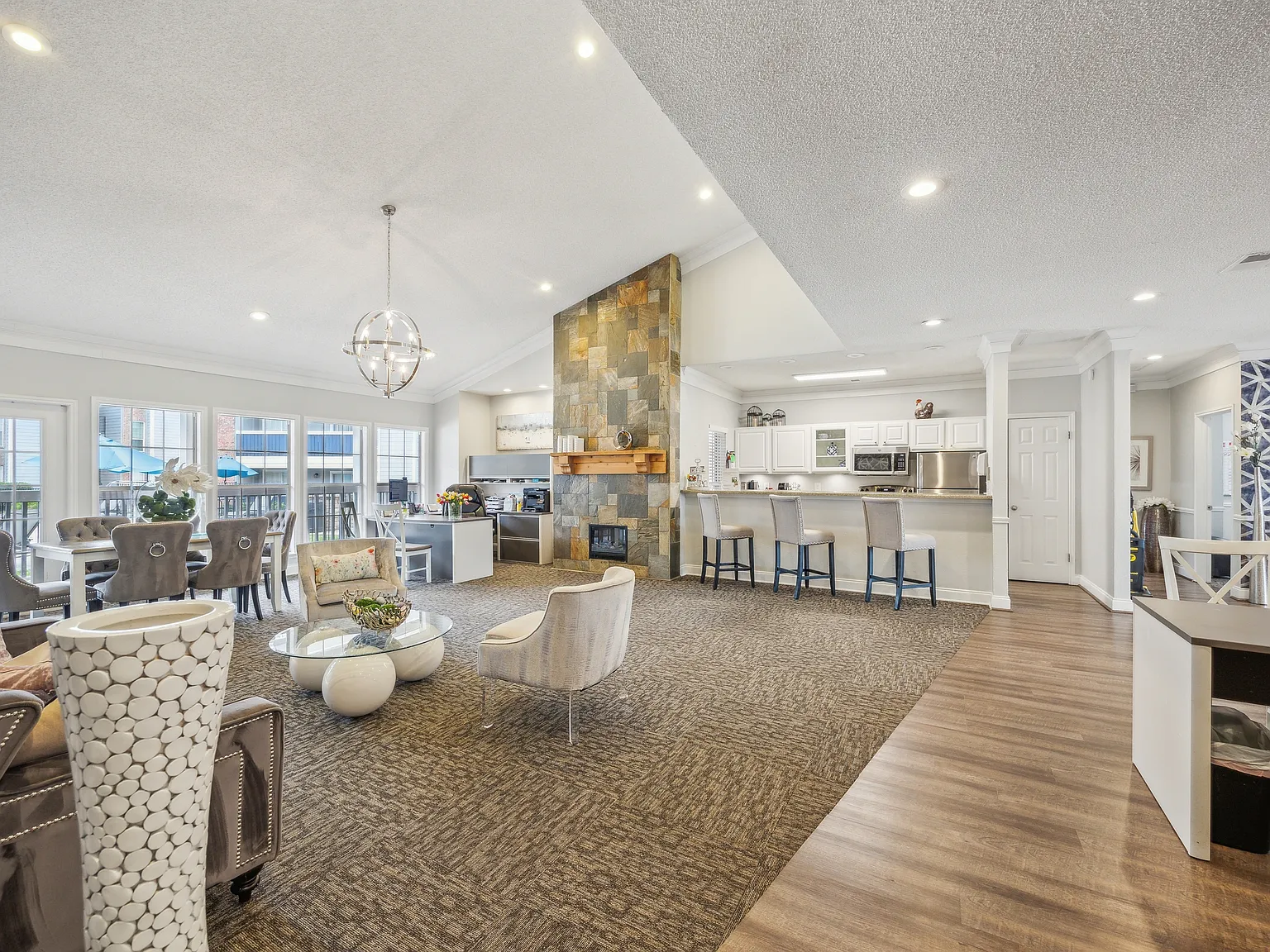 Woodbridge Apartments — Photo 3