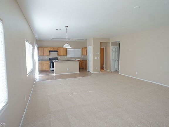 4th image of 621 Iron Stirrup Ave #0