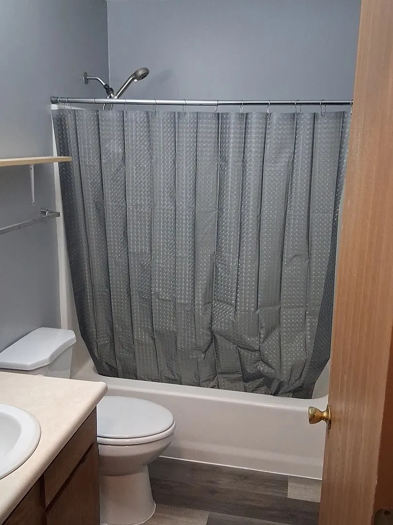 2 bed, 725 sqft, $650 — Photo 2