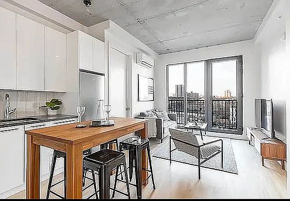 2nd image of 815 Flatbush Ave #205
