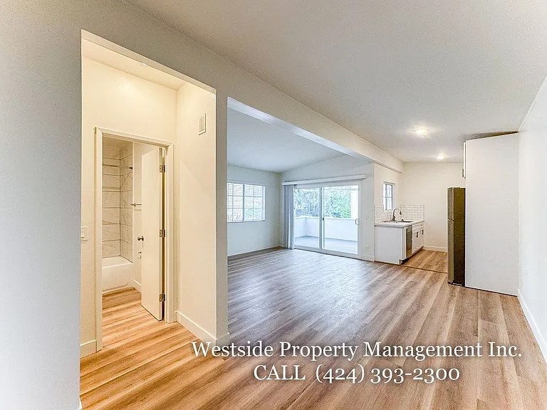 3630 Midvale Ave #11 — Photo 9