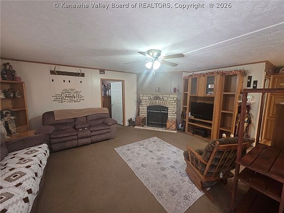 3rd image of 162 Pine Grove Dr