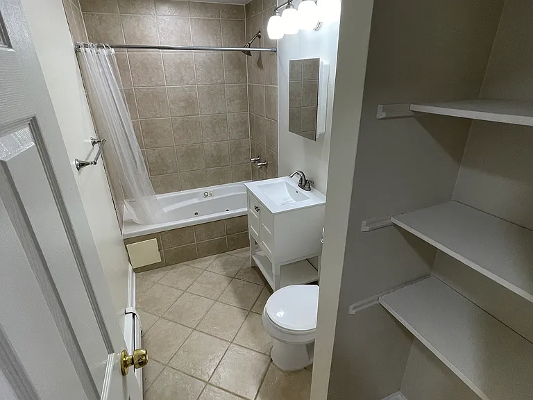 6958 W 65th St #3C — Photo 6