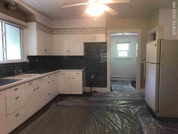 3rd image of 629 N Chicago St
