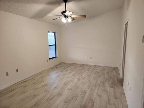 5th image of 1760 Hallcrest Dr