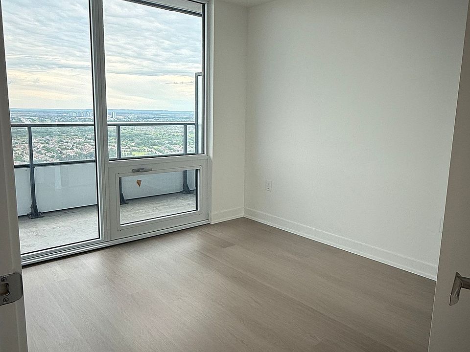 1st image of 448 Burnhamthorpe Rd W #4401