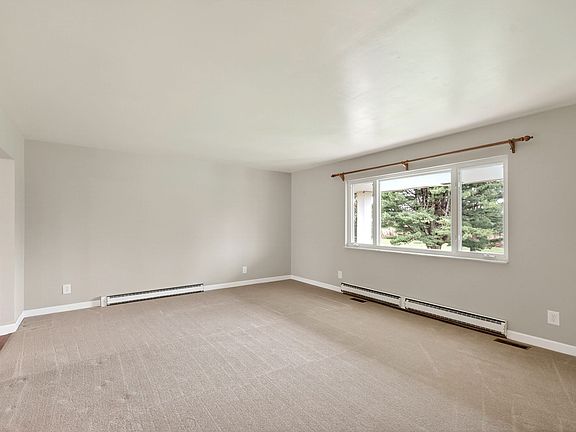 3rd image of 543 W Krepps Rd