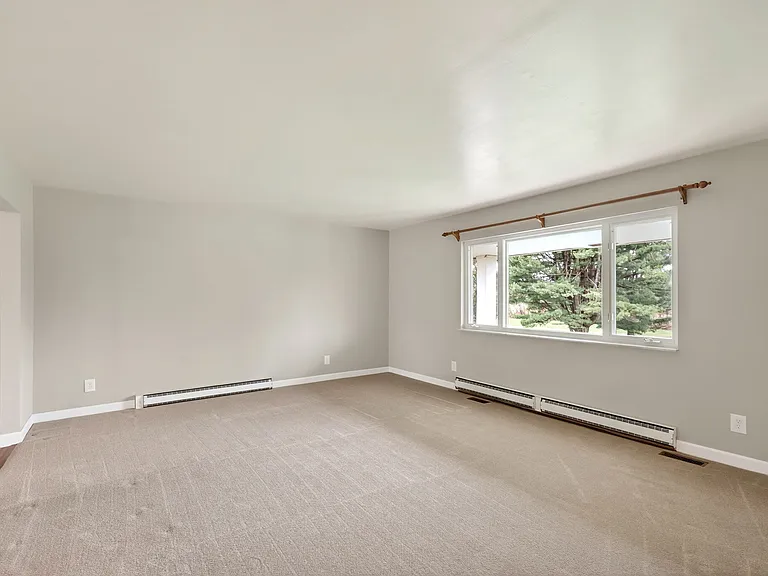 543 W Krepps Rd — Photo 3