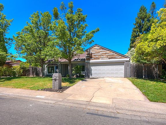 2nd image of 8127 Walnut Hills Way