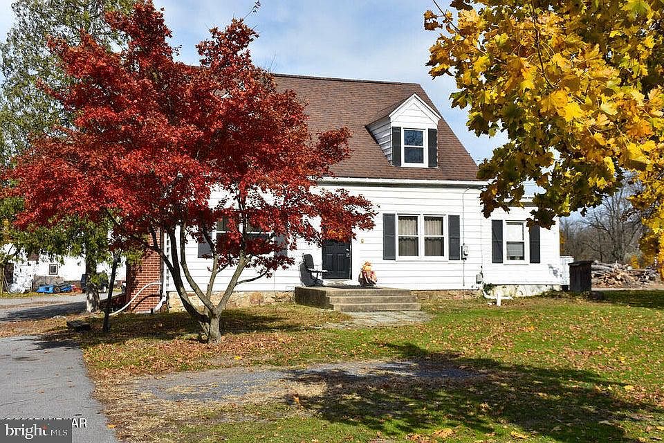 1st image of 121 Country Club Ln