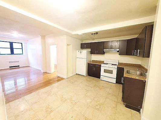 5th image of 470 Ocean Ave #14