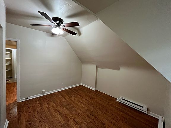 5th image of 217 Stratford Ave #4