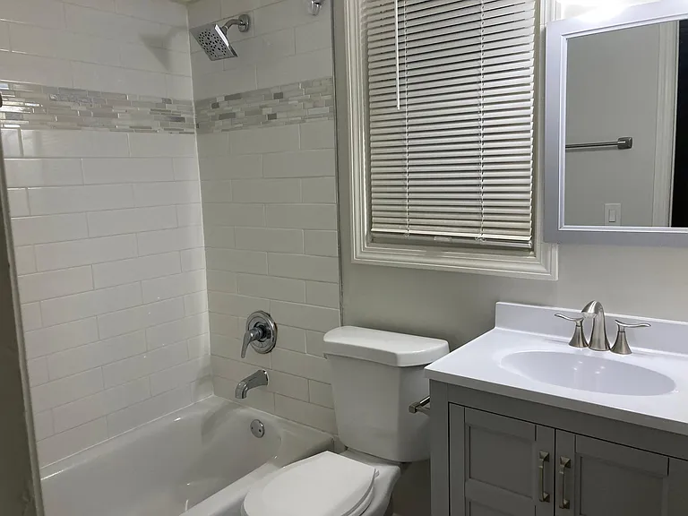 162 Railroad Ave — Photo 6