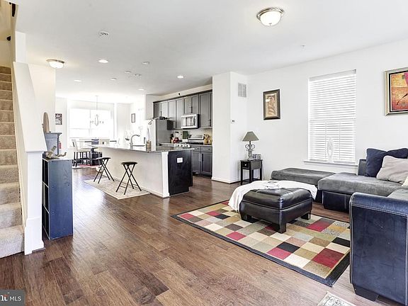 5th image of 18409 Woodhouse Ln