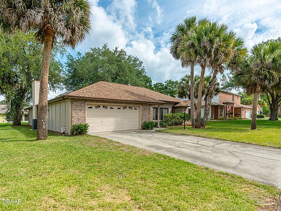 3rd image of 808 George Hecker Dr