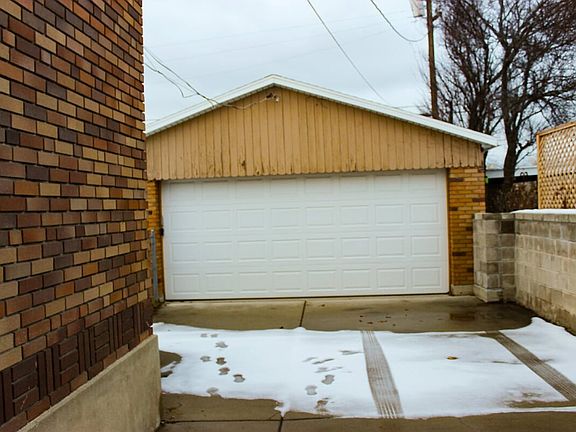 3rd image of 1603 E Parkway Ave