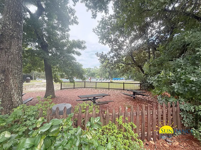 103 Westlake Ct — Photo 35