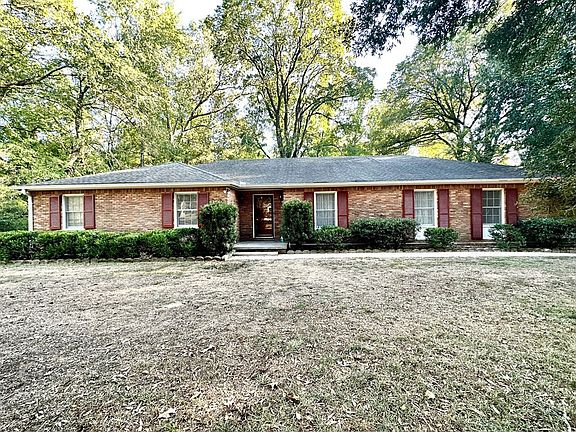 2nd image of 200 Glenwood Dr