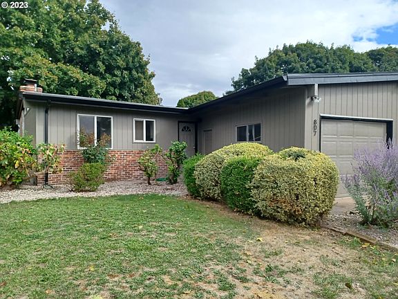 2nd image of 807 SE 110th Ave
