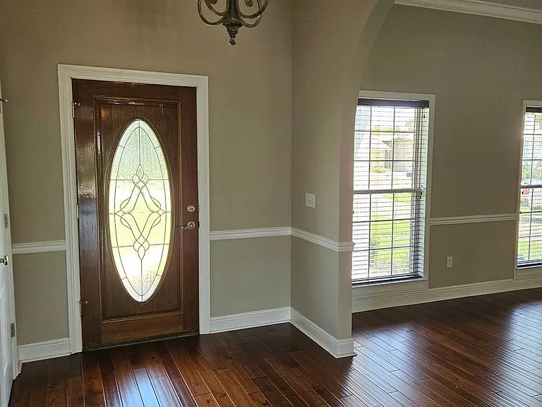 2103 Coral Dr — Photo 4