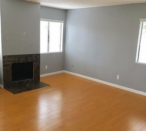 Living Room photo 1