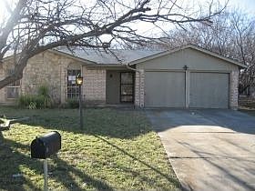 1st image of 302 Live Oak Dr