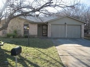 302 Live Oak Dr, Mansfield, TX 76063