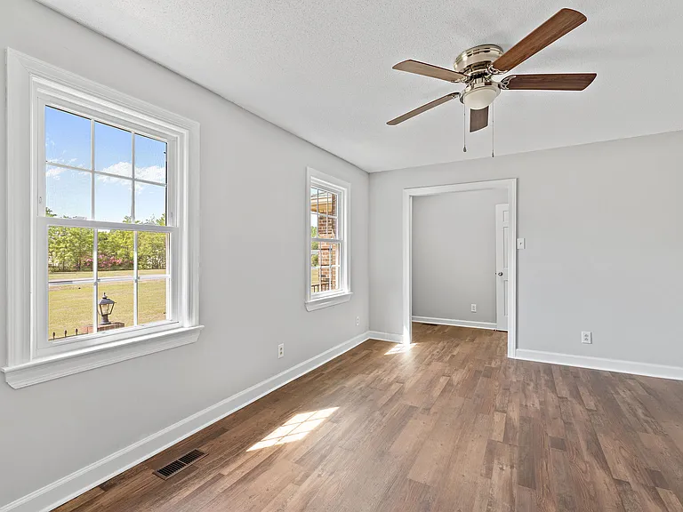315 Holland Hill Dr — Photo 6