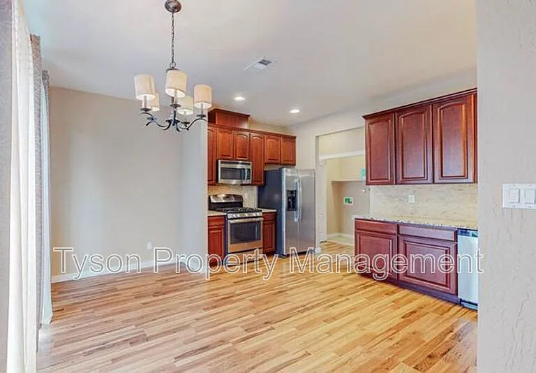1667 Domino Dr SE — Photo 8
