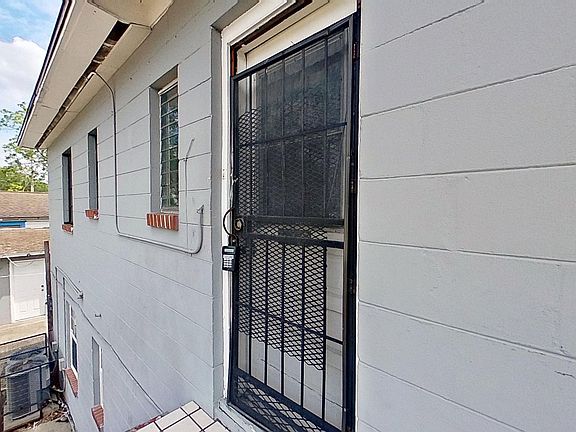 4th image of 1235 W 5th St