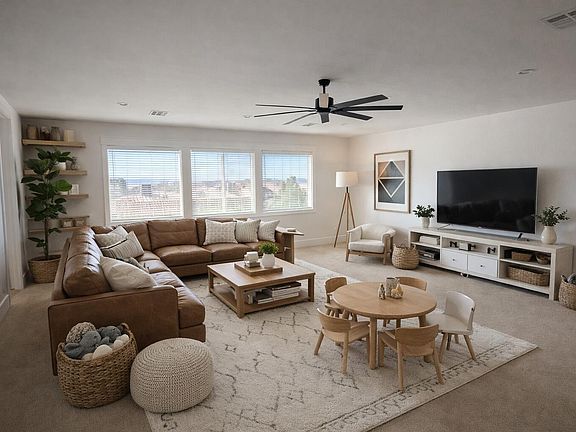 3rd image of 732 E Margarita Way