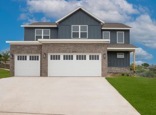 2701 W McGuffey St, Ozark, MO 65721