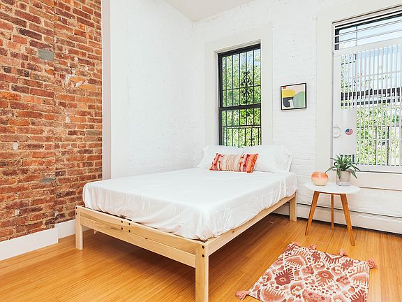 2nd image of 1398 Putman Ave #2L