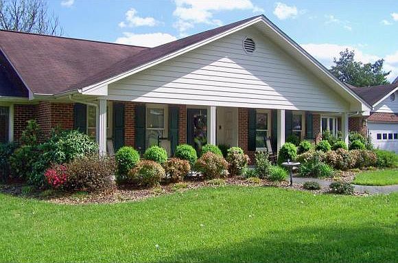 1st image of 703 Sharon Dr