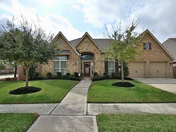 3rd image of 13608 Fountain Mist Dr