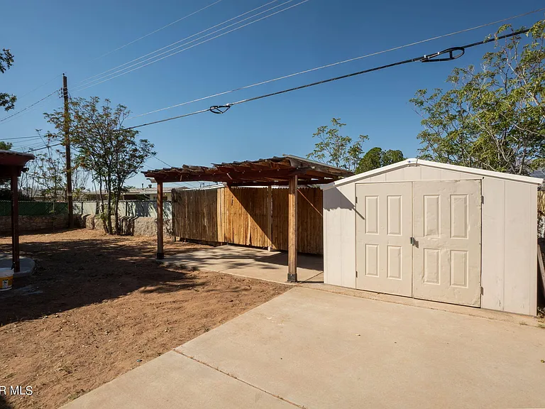 9309 Montgomery Dr — Photo 19