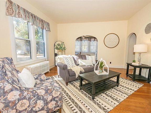 5th image of 500 N Taylor Ave