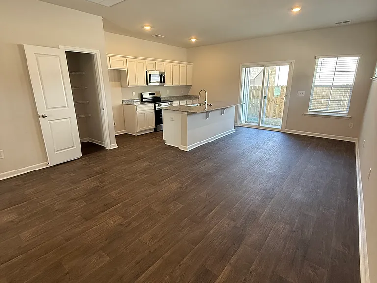 121 Pendleton Place Way — Photo 5