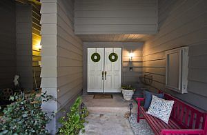 2nd image of 1471 N View Dr