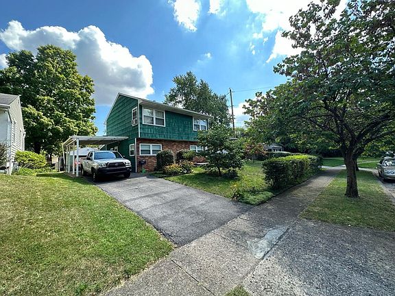 2nd image of 1472 Blaine Dr