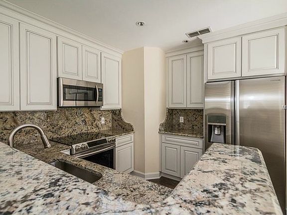 4th image of 1018 Siena Park Blvd W