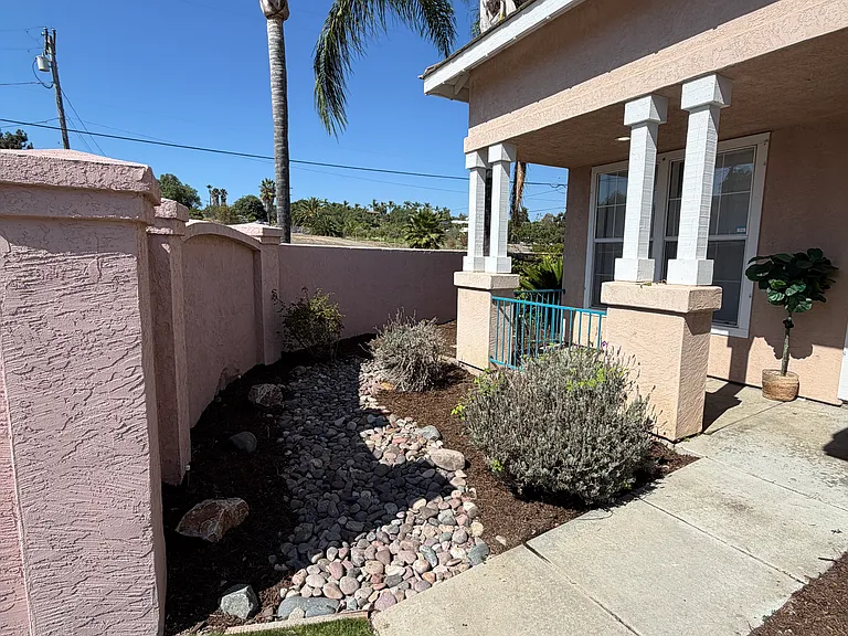 601 Hillhaven Dr — Photo 2