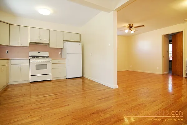 Rented by aptsandlofts.com | media 39