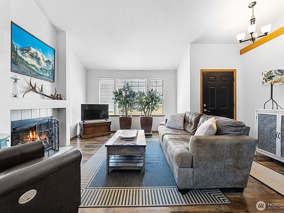 5th image of 2711 159th Street Ct E