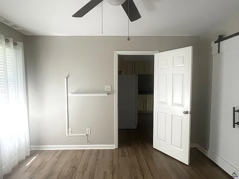 230 Katelyn Cir — Photo 13