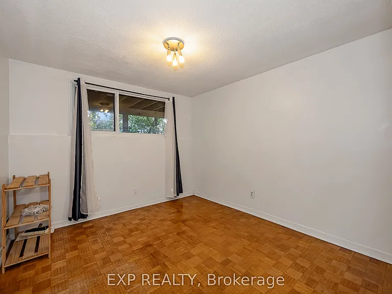 21 Southview Cres — Photo 23