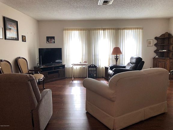 4.Living Room